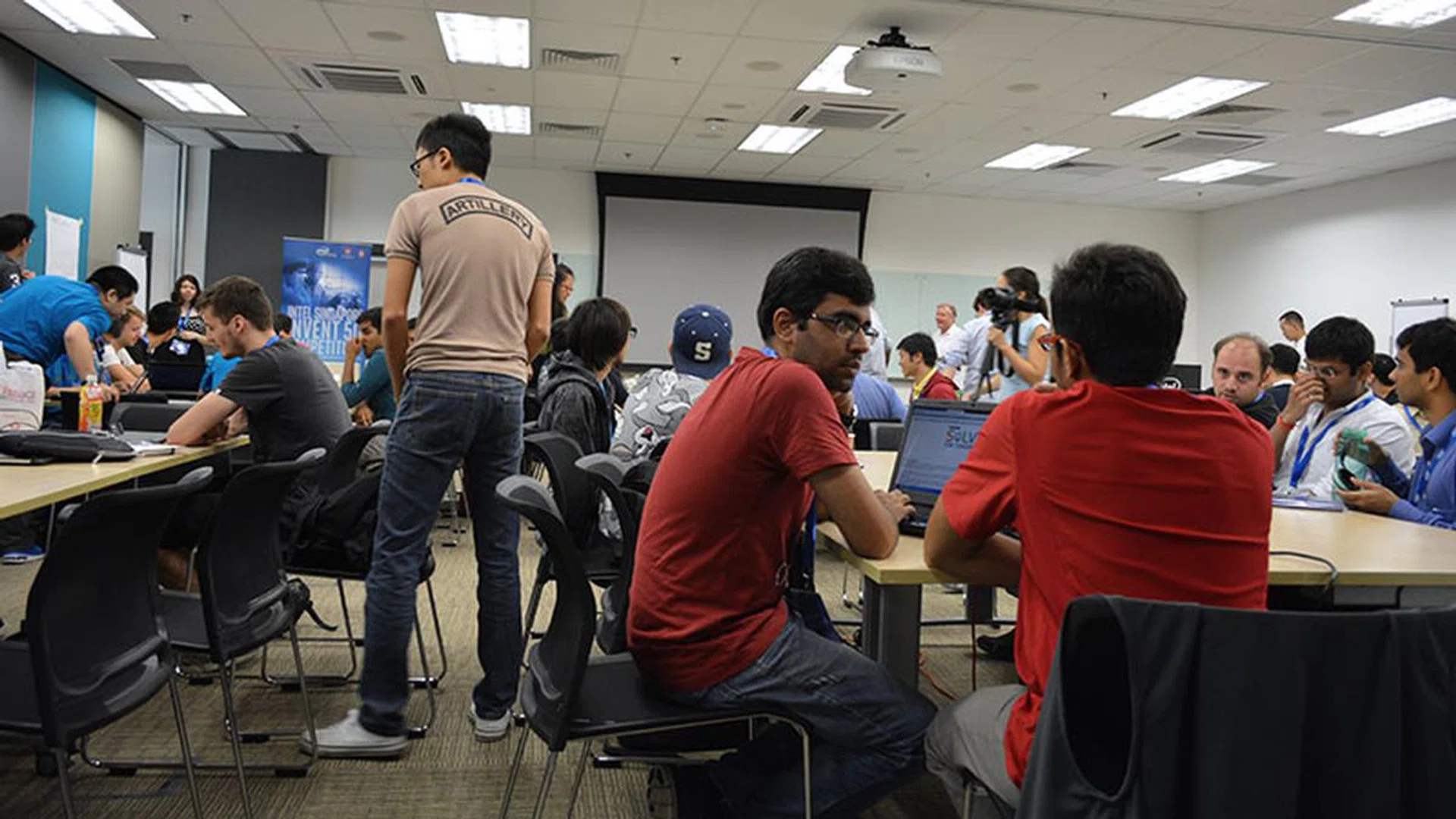 A roomful of finalists waiting for things to get started. All 18 teams were there bright and early on a Saturday morning.