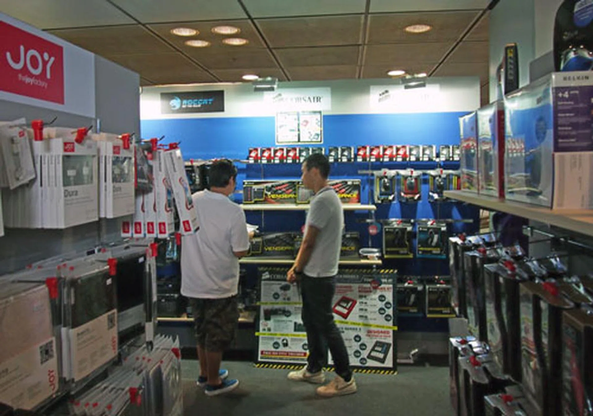 OLYMPUS DIGITAL CAMERA         