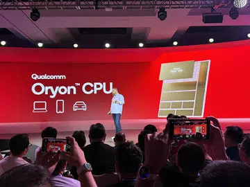 Qualcomm's CEO presenting its in-house Oryon CPU. Photo: HWZ.