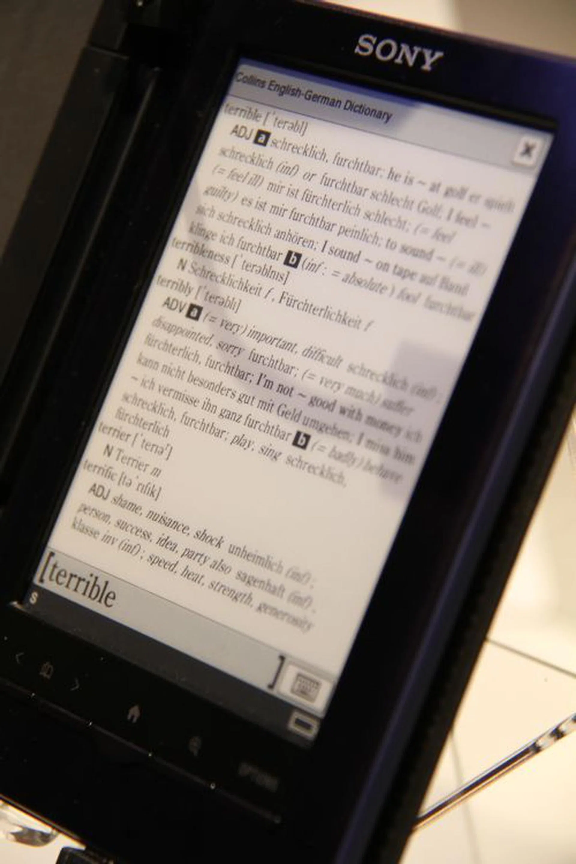 The 5" e-reader from Sony (PRS-650/350) now features touch-screen functionality, 12-language dictionary function and 2GB memory for storing up to 1,200 books.