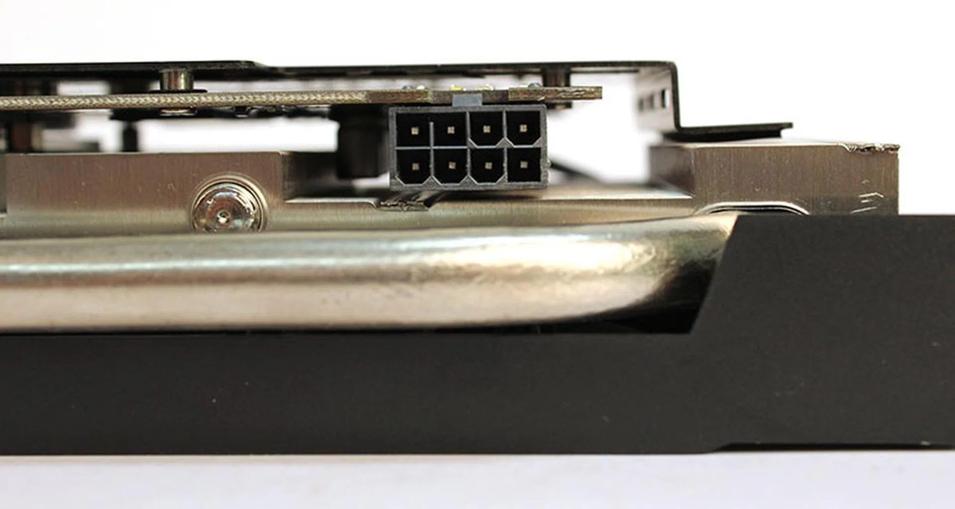 The card is powered by a single 8-pin PCIe power connector.