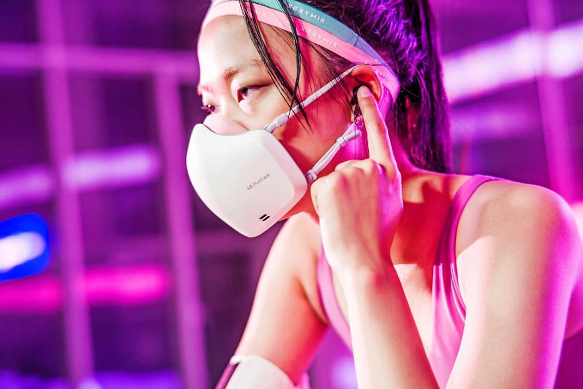 The new mask is lighter and easier to wear for a longer period. Image courtesy of LG. 