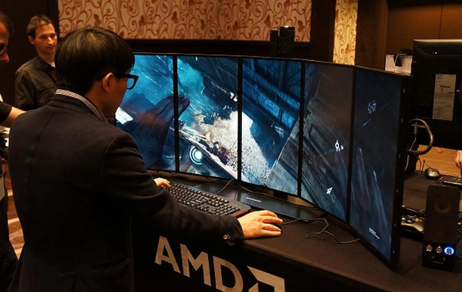 Be warned though, once you try 5 screens, you'll never want to go back!