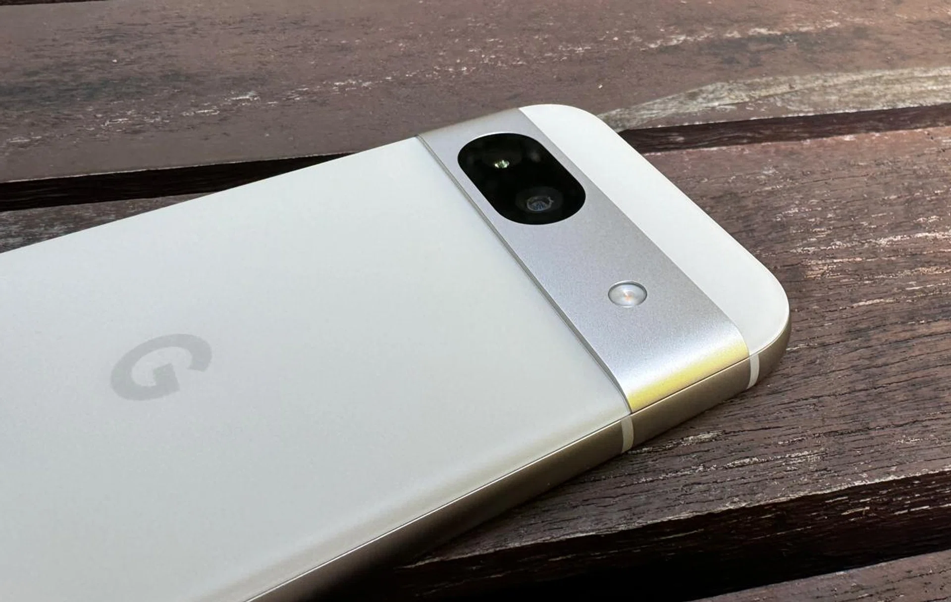 Rear cameras of the Pixel 8a.