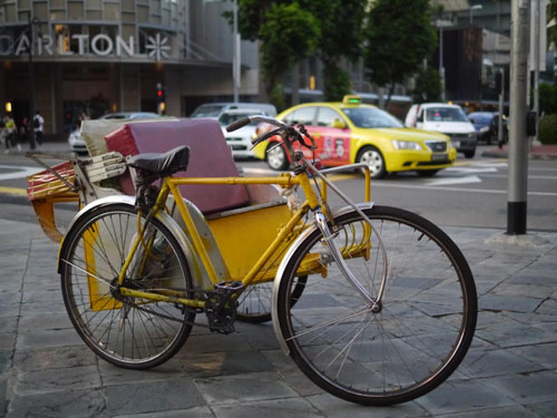 f/1.4 at 25mm, 1/3200 sec, ISO1600.