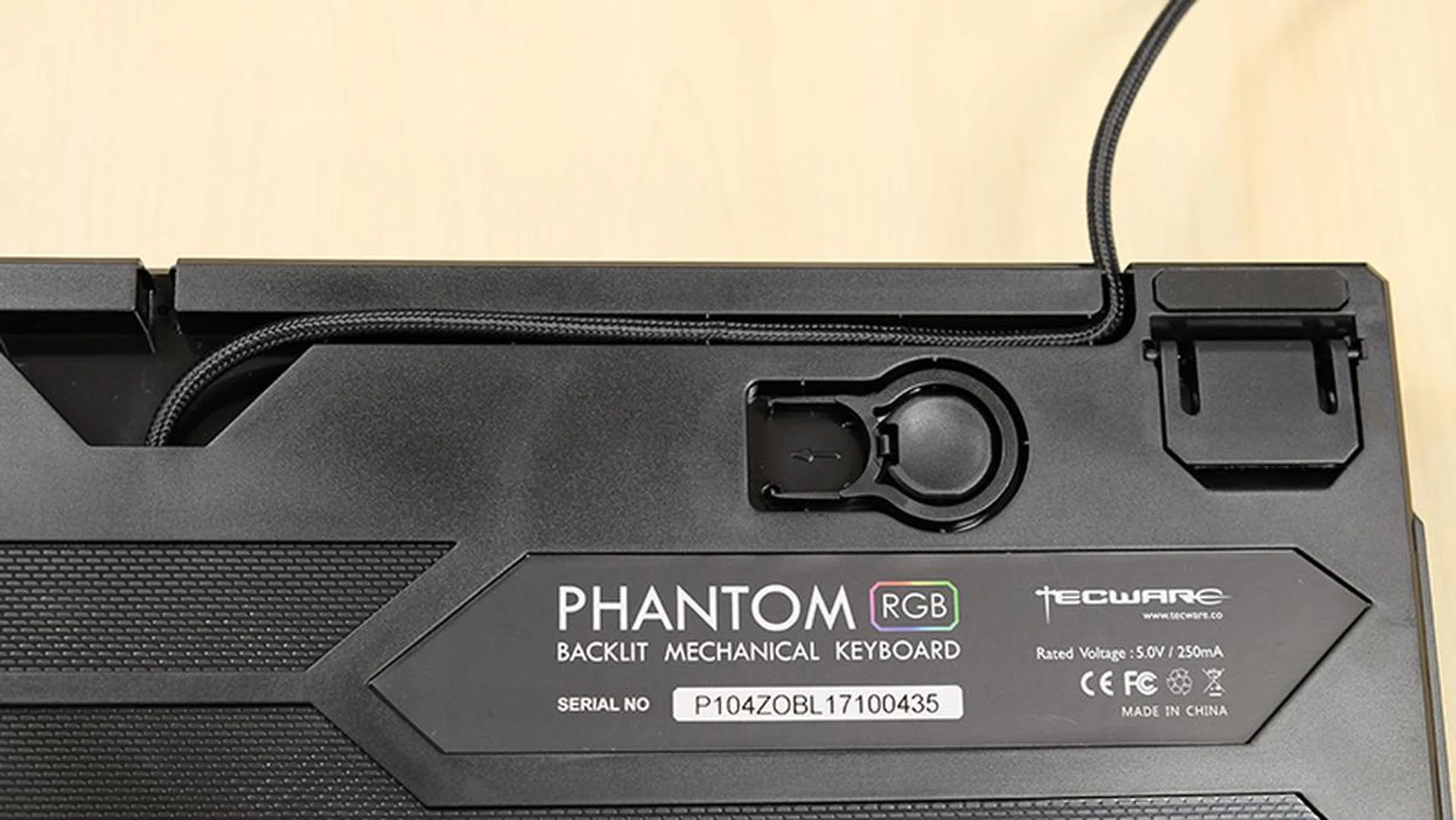 There are convenient channels for routing the braided cable at the bottom.