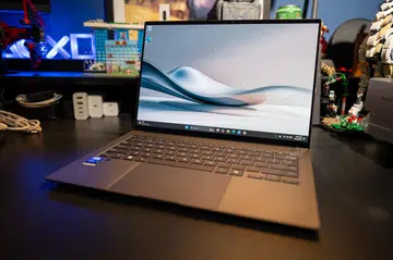 The ASUS Zenbook S 14 is one of the first laptops powered by an Intel Ultra Core 200V series processor. PHOTO: HWZ