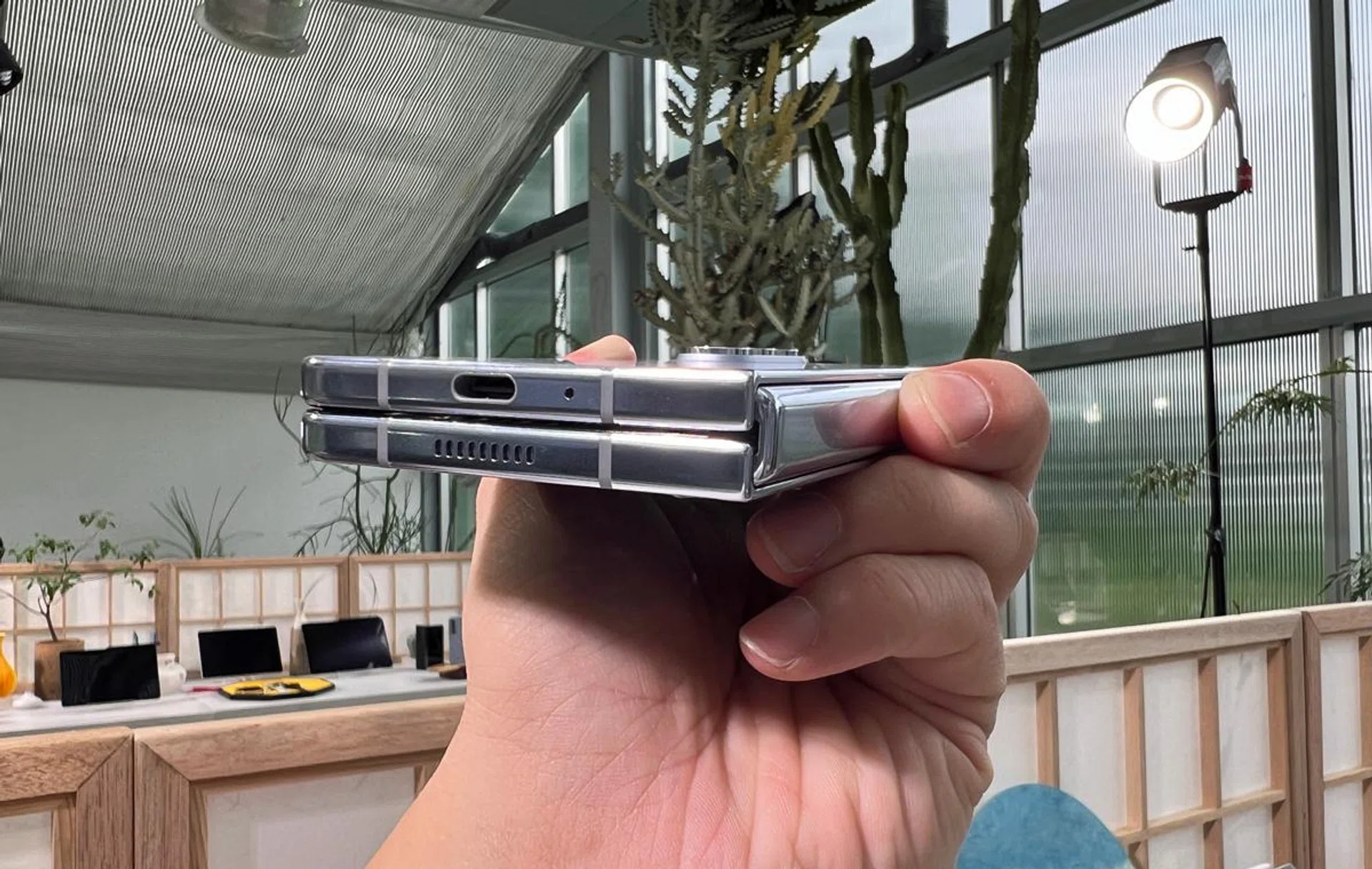 No more gaping hole hole between the screens. Plus, it feels better in-hand with a better weight distribution.