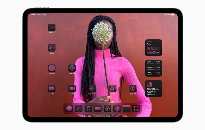 iPadOS 18 finally gets a native calculator app. (Image source: Apple)