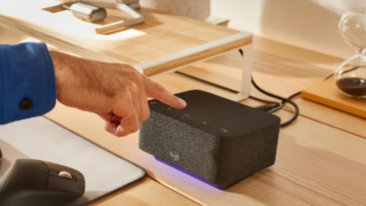 One-touch join meeting controls with ambient lighting to alert workers of upcoming video calls. (Image: Logitech)