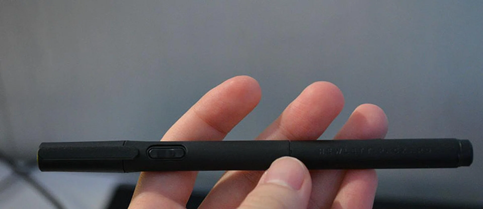 The Duet pen uses ultrasonic emitters to talk to the Pro Slate tablets.