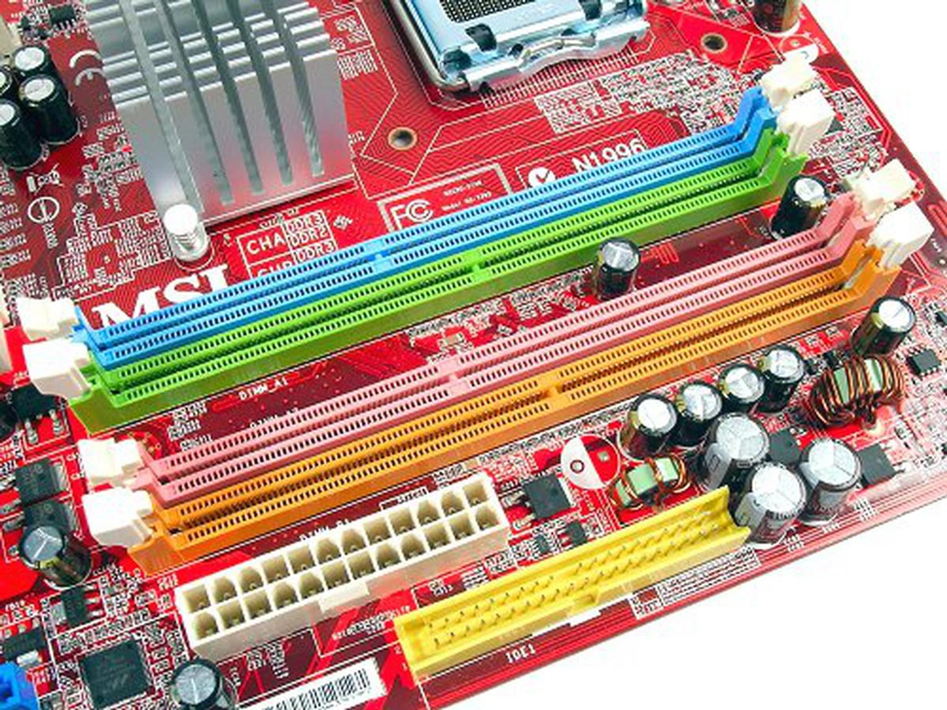 DDR2 and DDR3 dual channel DIMM slots. Notice the different notch locations.