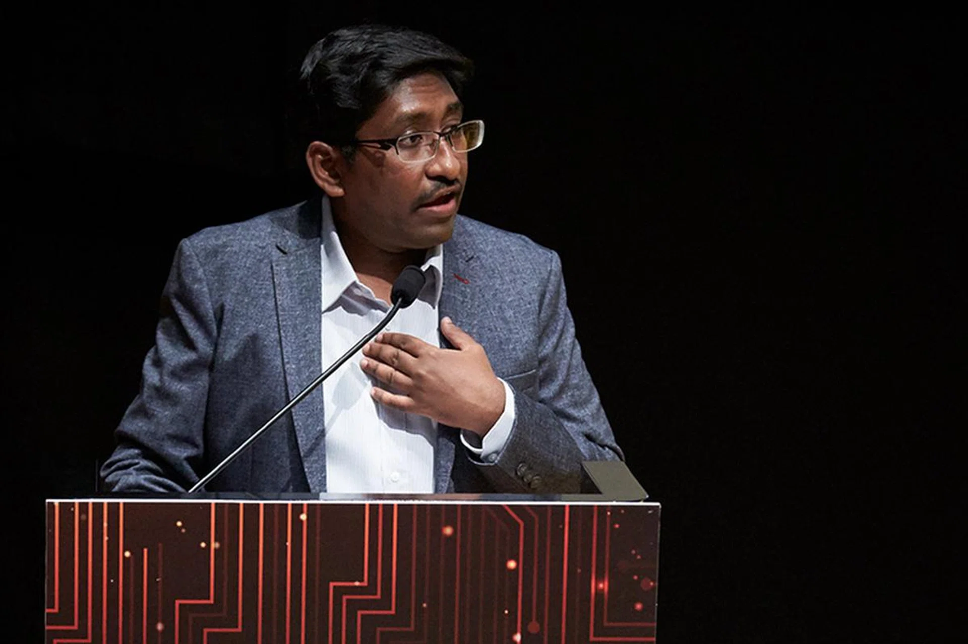 Here's HardwareZone.com's Editor-in-Chief Vijay Anand addressing the audience in the opening speech and sharing forthcoming plans as we celebrate our 20th anniversary this year.