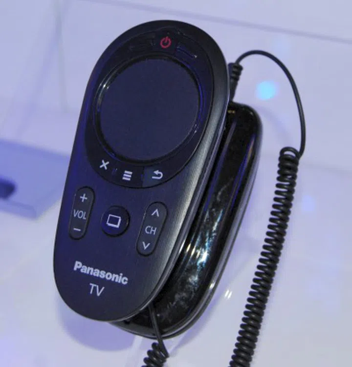Here is Panasonic’s supplementary TV remote that should bundle with a number of 2012 TVs. The circular trackpad area doubles up for scrolling up/down options and lists by using a dialing up/down motion.