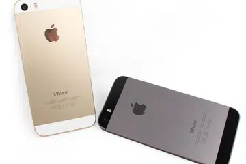 The gold iPhone 5S is a hot favorite among consumers worldwide and Apple continues to have difficulties meeting the demand today.