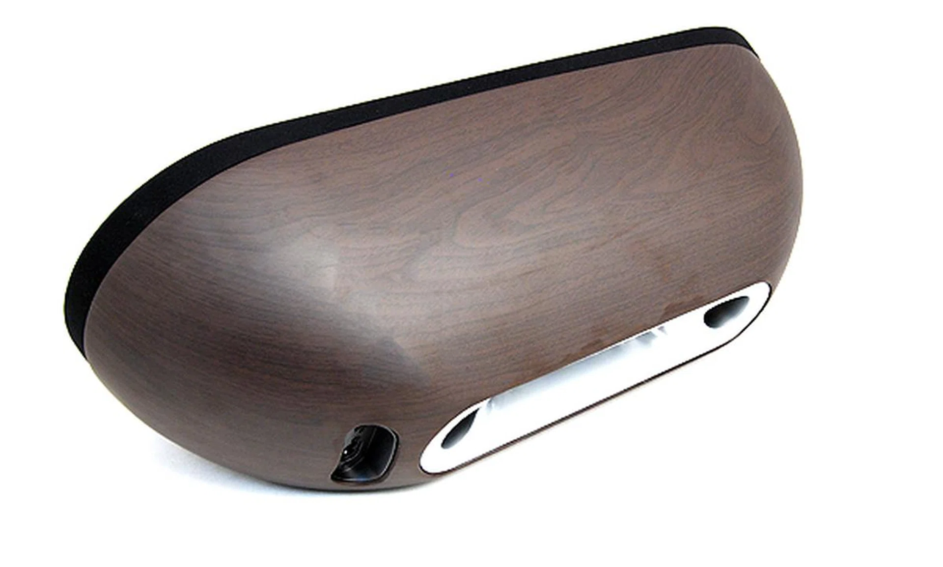 The curved back of the Fidelio feels sturdy, and dare we say it, rather sexy.