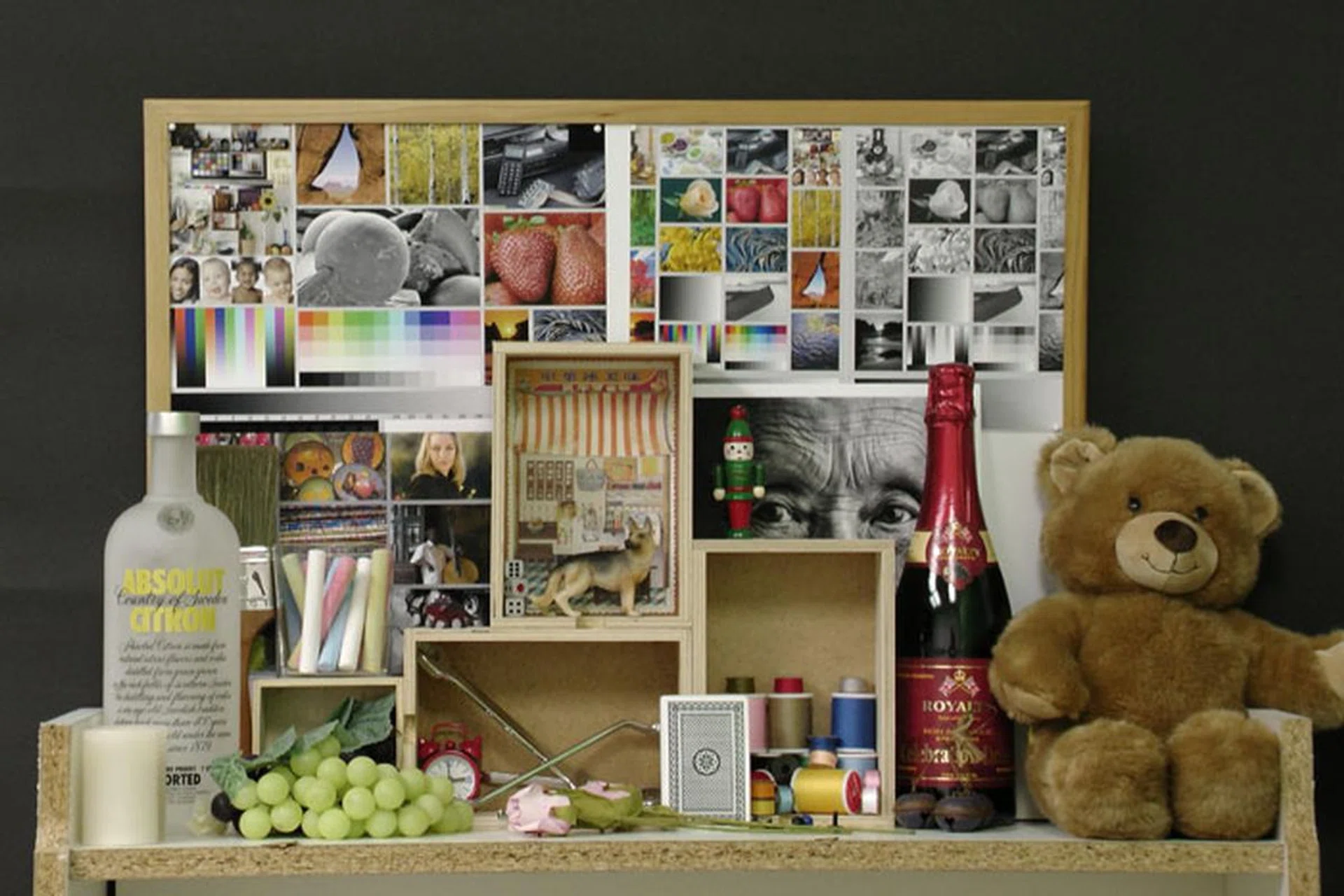 The HC-X900M is able to interpolate up to 16 megapixels for still photo capture. Here's a sample of a 16MP still picture, taken at 6x optical zoom, and at 3m away from the subject. Click to see the original.