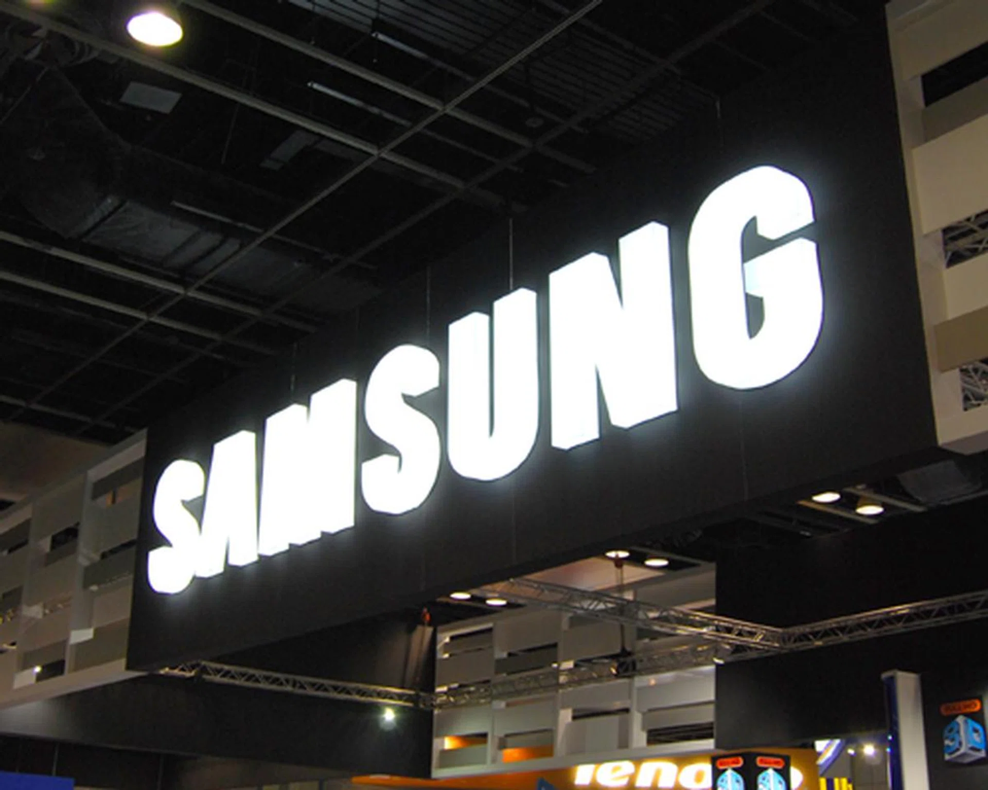 As usual, you'll find loads of bargains at Samsung. ranging from cameras, camcorders, TVs, monitors, to mobile phones and printers.