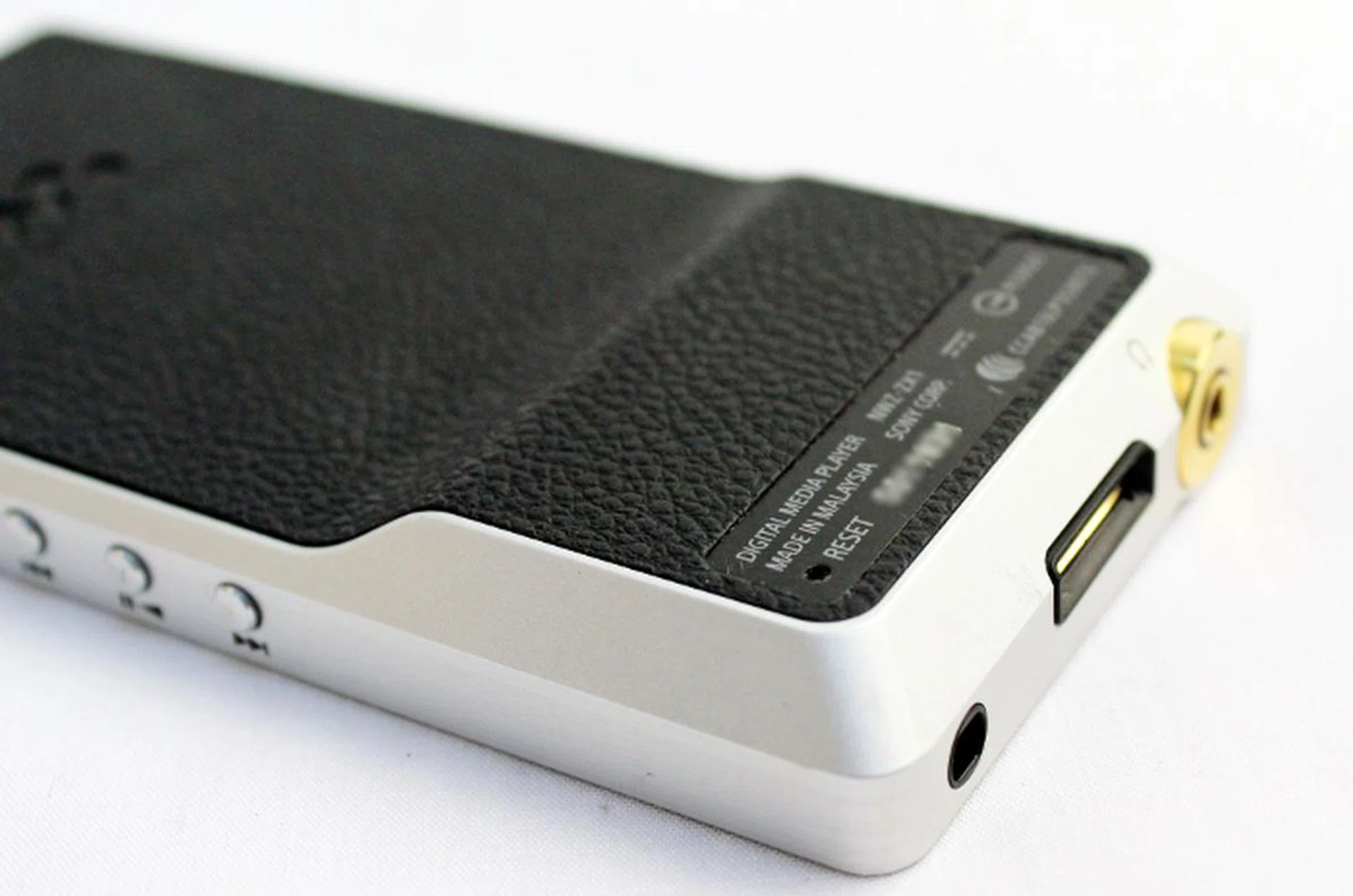 The built-in amplifier explains the bulge at the ZX1's bottom.