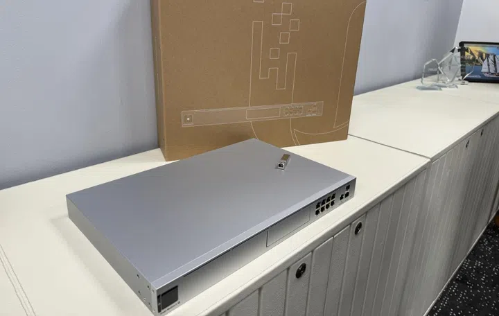The Ubiquiti Dream Machine Special Edition (UDM SE