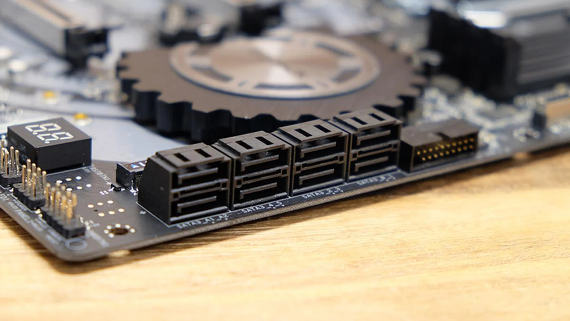 ASRock Z370 Taichi