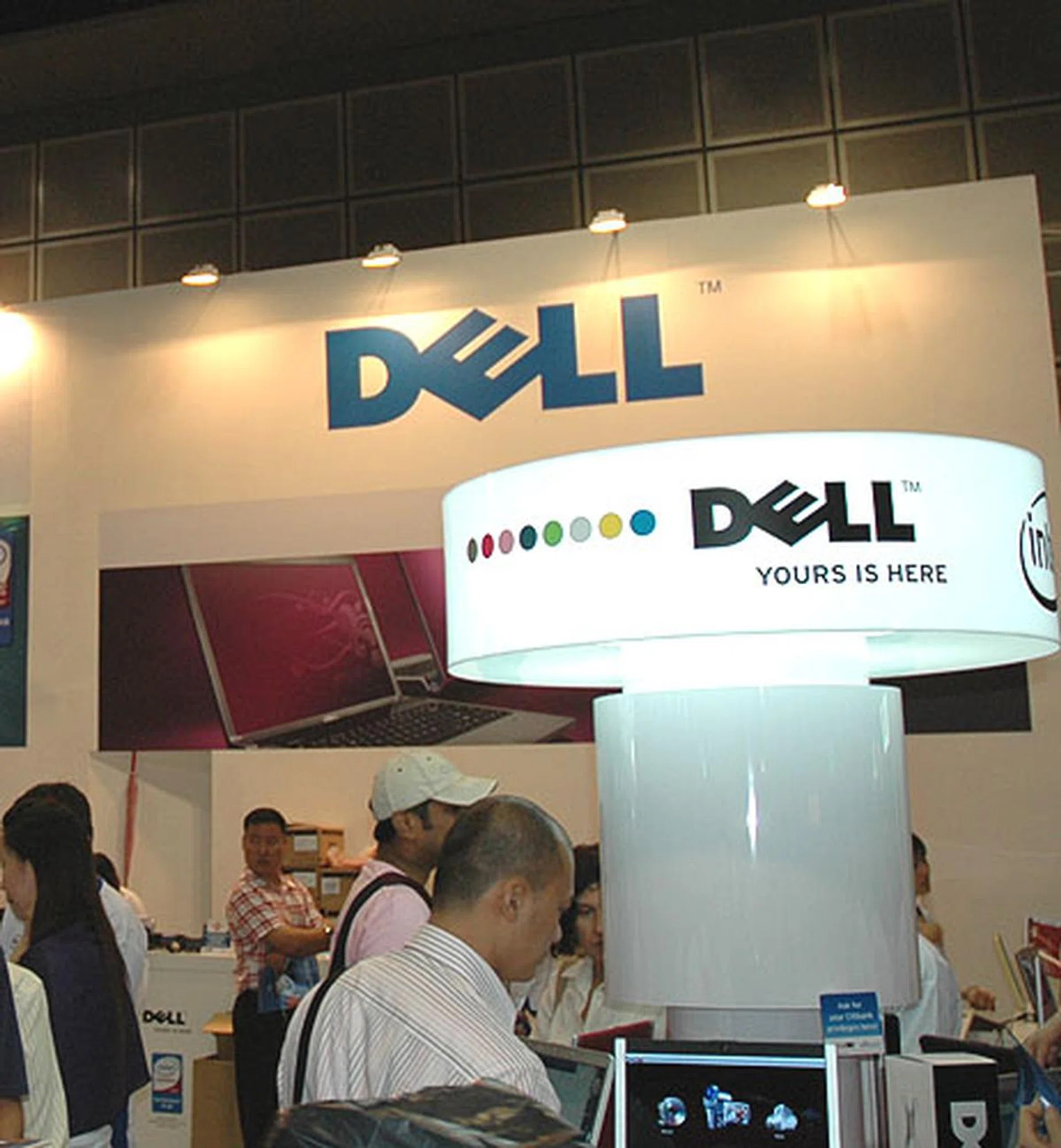  Dell's notebooks were the main focus at its booth, reflecting perhaps the general trend of consumers preferring a mobile device rather than the staid desktop.  