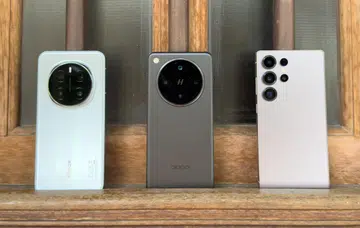 Left to right: Honor Magic7 Pro, OPPO Find X8 Pro, Samsung Galaxy S25 Ultra. Photo: HWZ.