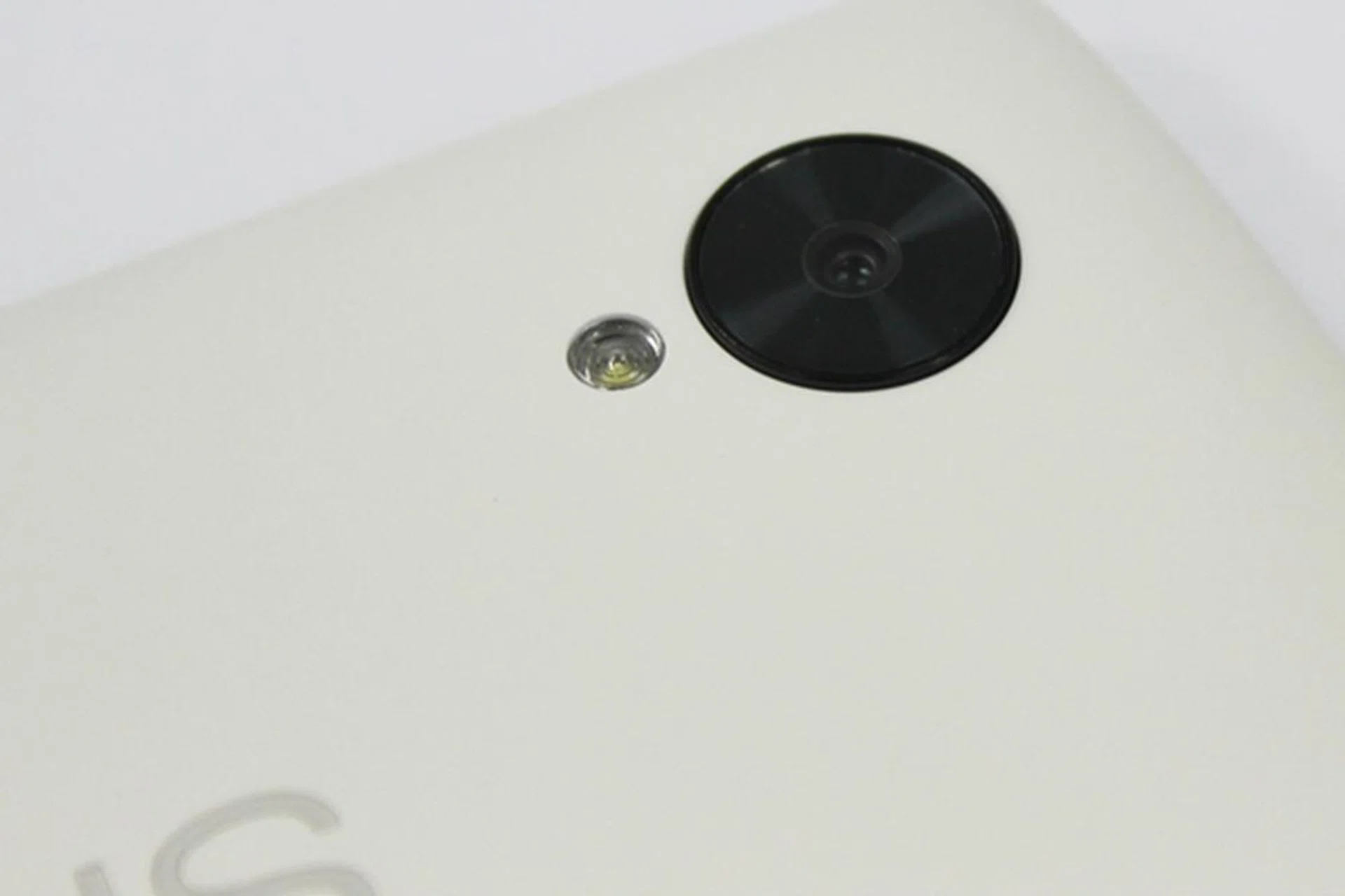 Android 4.4.1 update will start "rolling out today" for the LG Nexus 5.