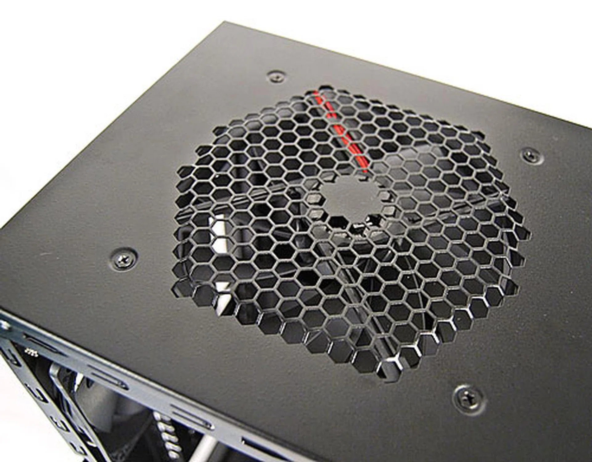 At the top and towards the back of the case, we see a 140mm TwoCool fan, one of the two cooling fans that comes with the enclosure.This is also standard fare on the Two Hundred casing.