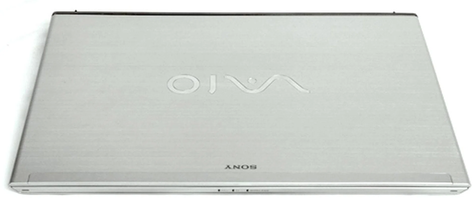 The Sony Vaio T is Sony's first Ultrabook, and its looks borrows liberally from its older sibling, the Sony Vaio Z.