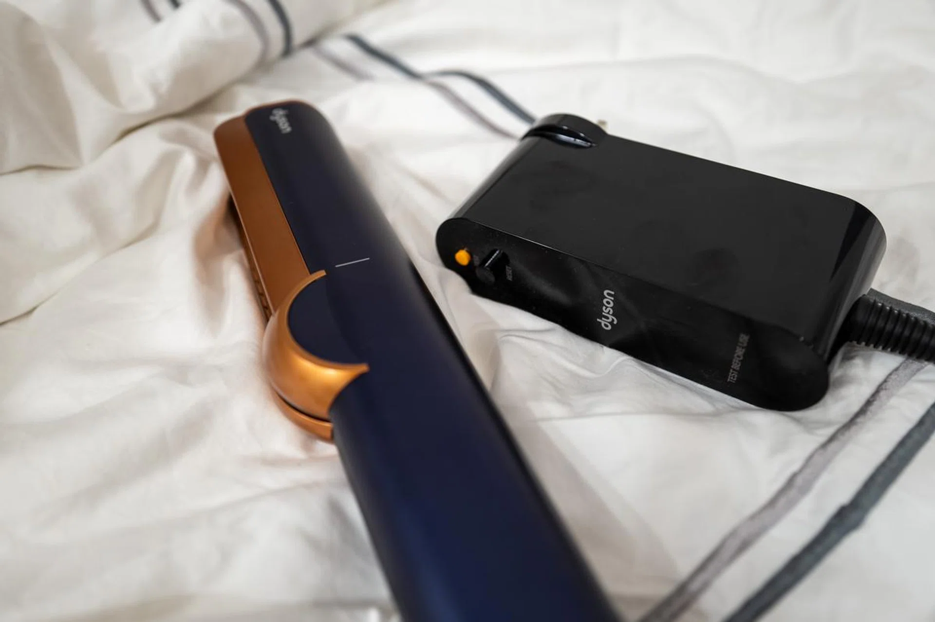 It's a small pity the Airstrait does not have a universal power compatibility.