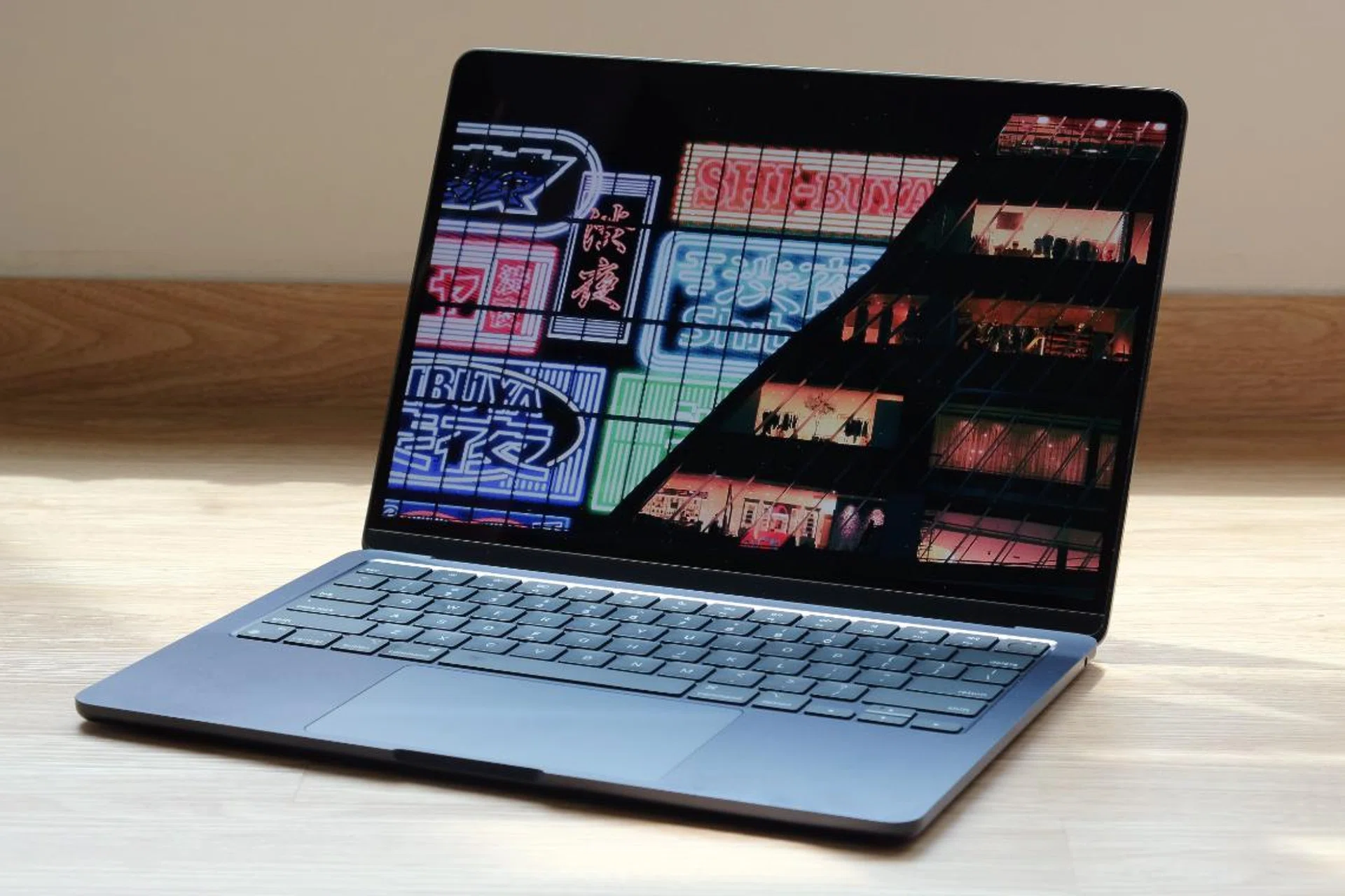The new 2022 MacBook Air.