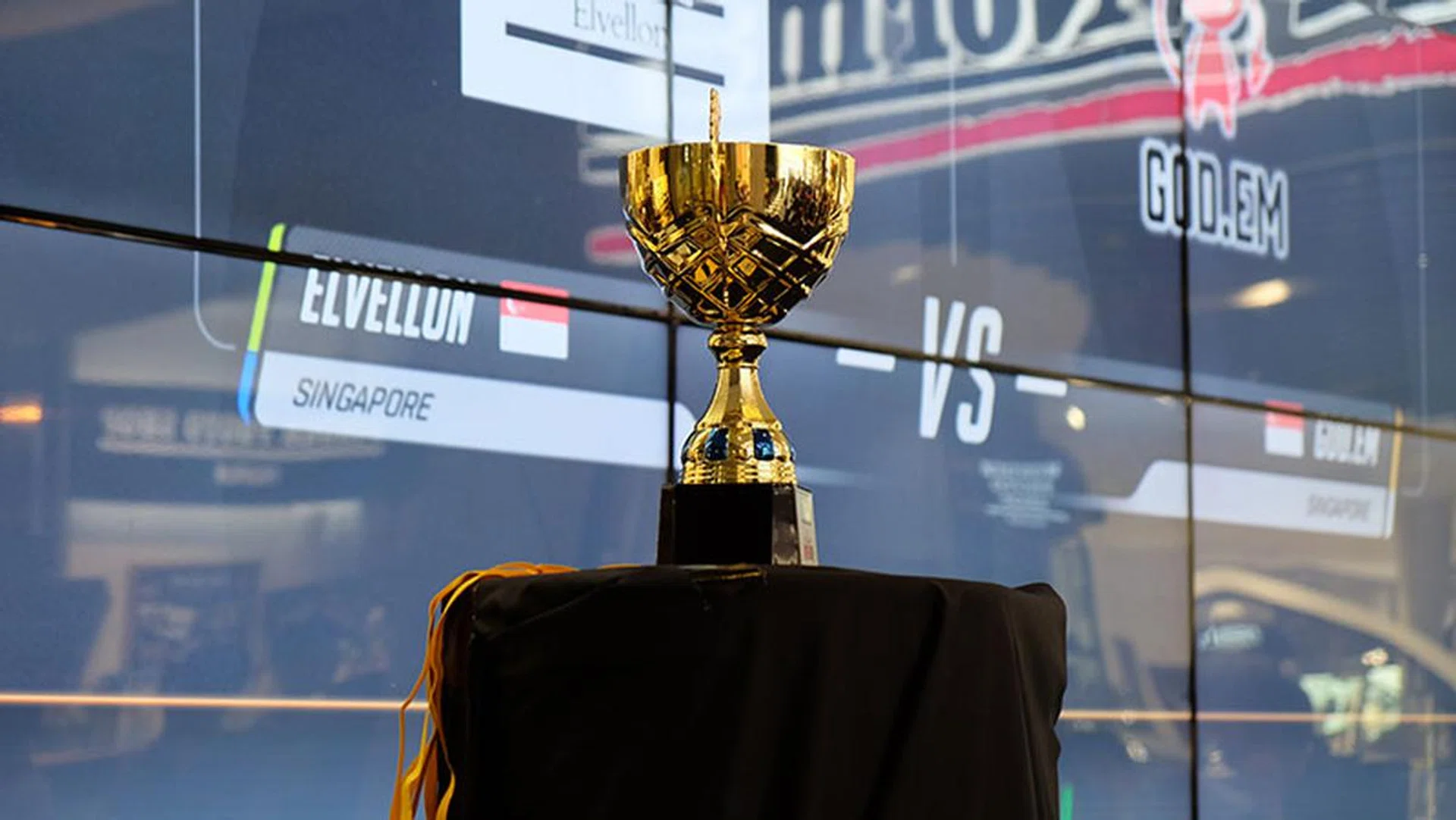 Hmm, who will lift the trophy this time?