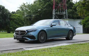 Both BMW and Mercedes-Benz recently released new versions of their executive saloons. Photo: HWZ