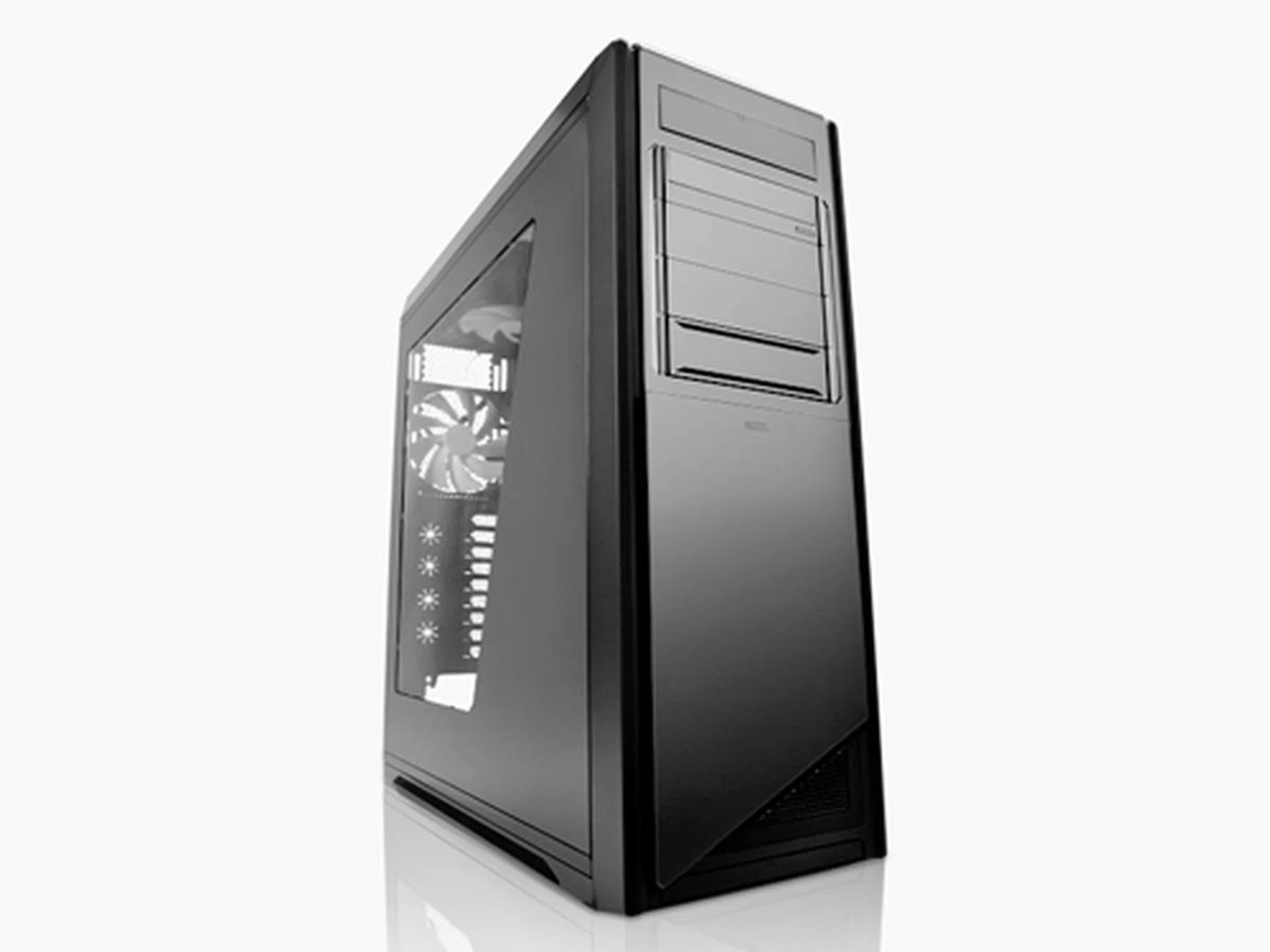 The Switch 810 full tower casing can accommodate either liquid-cooling or air-cooling setups.