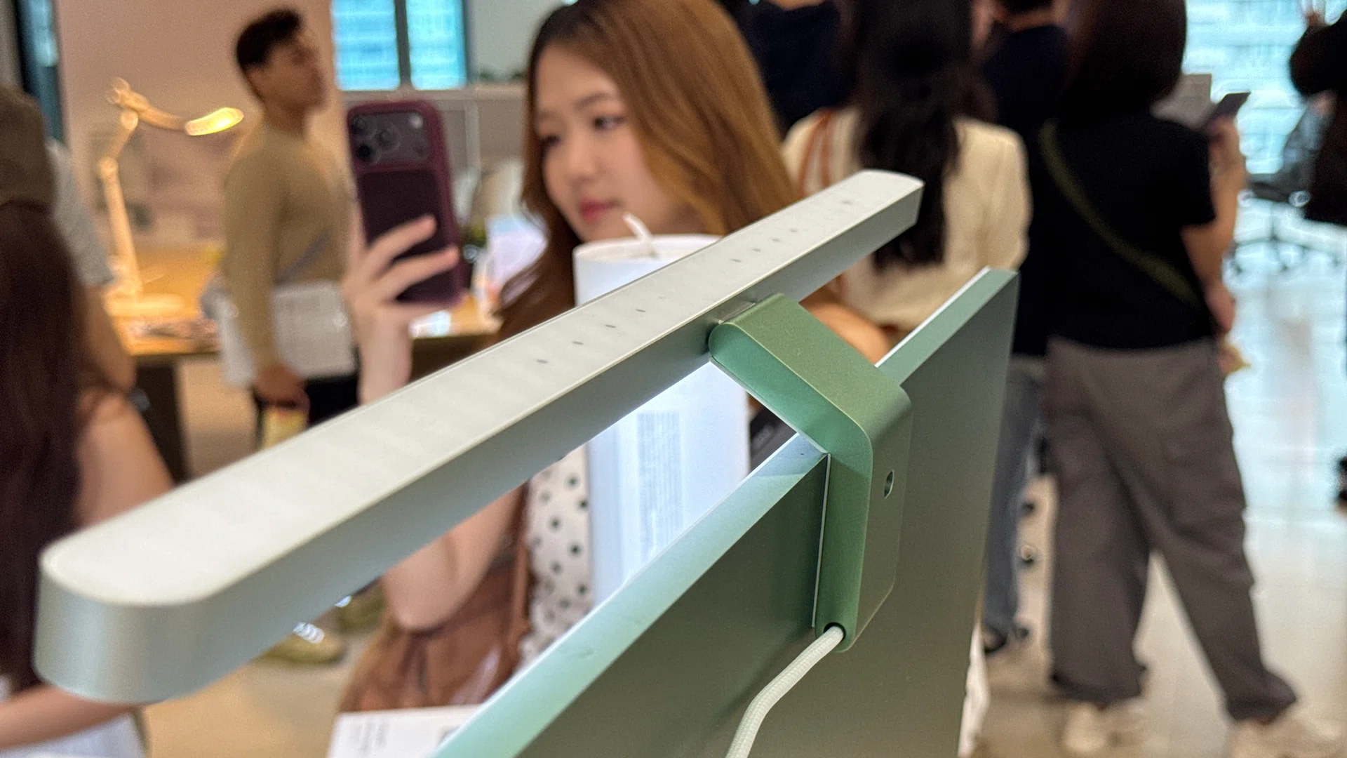 BenQ monitor lights iScreenBar for iMac and ScreenBar Max for dual-monitor