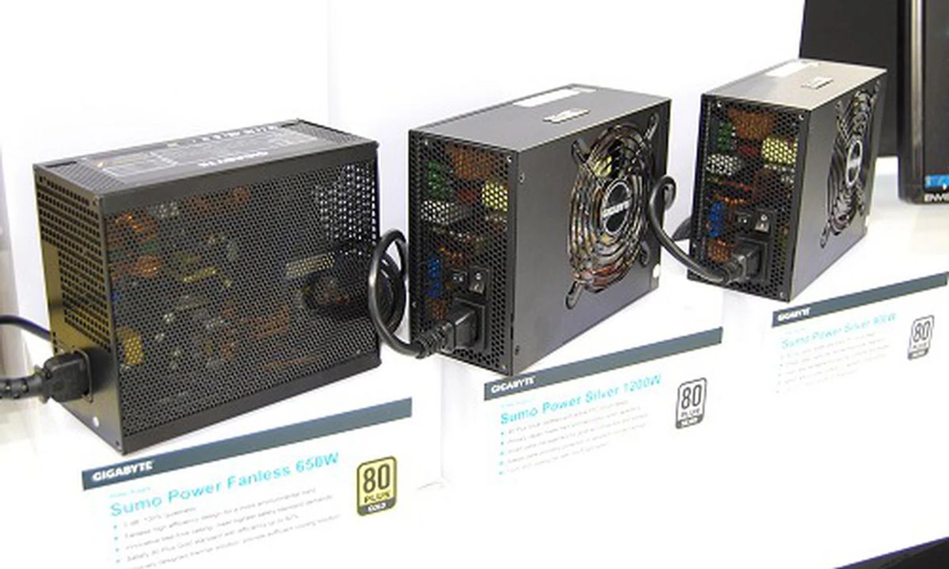 As for power supplies, we're all familiar with the mainstream Odin series, but more recently, Gigabyte is reaching out to the extreme audience - besides their motherboard. These PSUs pictured here are part of the Sumo series and are an extension of the higher end Sumo casings. All feature modular cabling. From left to right:- Sumo Power Fanless 650W (80 Plus Gold certified), Sumo Power Silver 1200W and Sumo Power Silver 900.