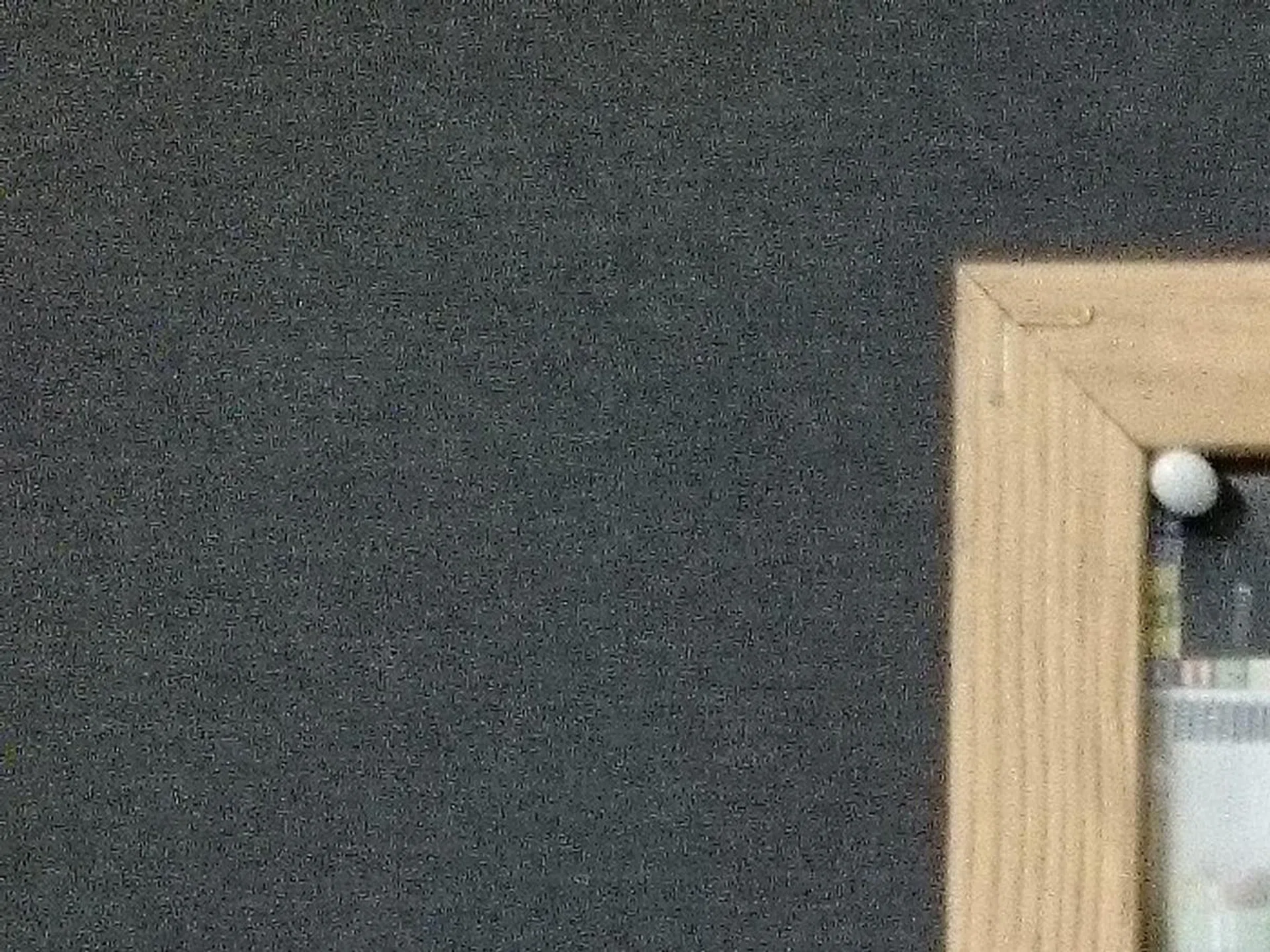 Sony Z1, 20MP, ISO 200, 100% crop.