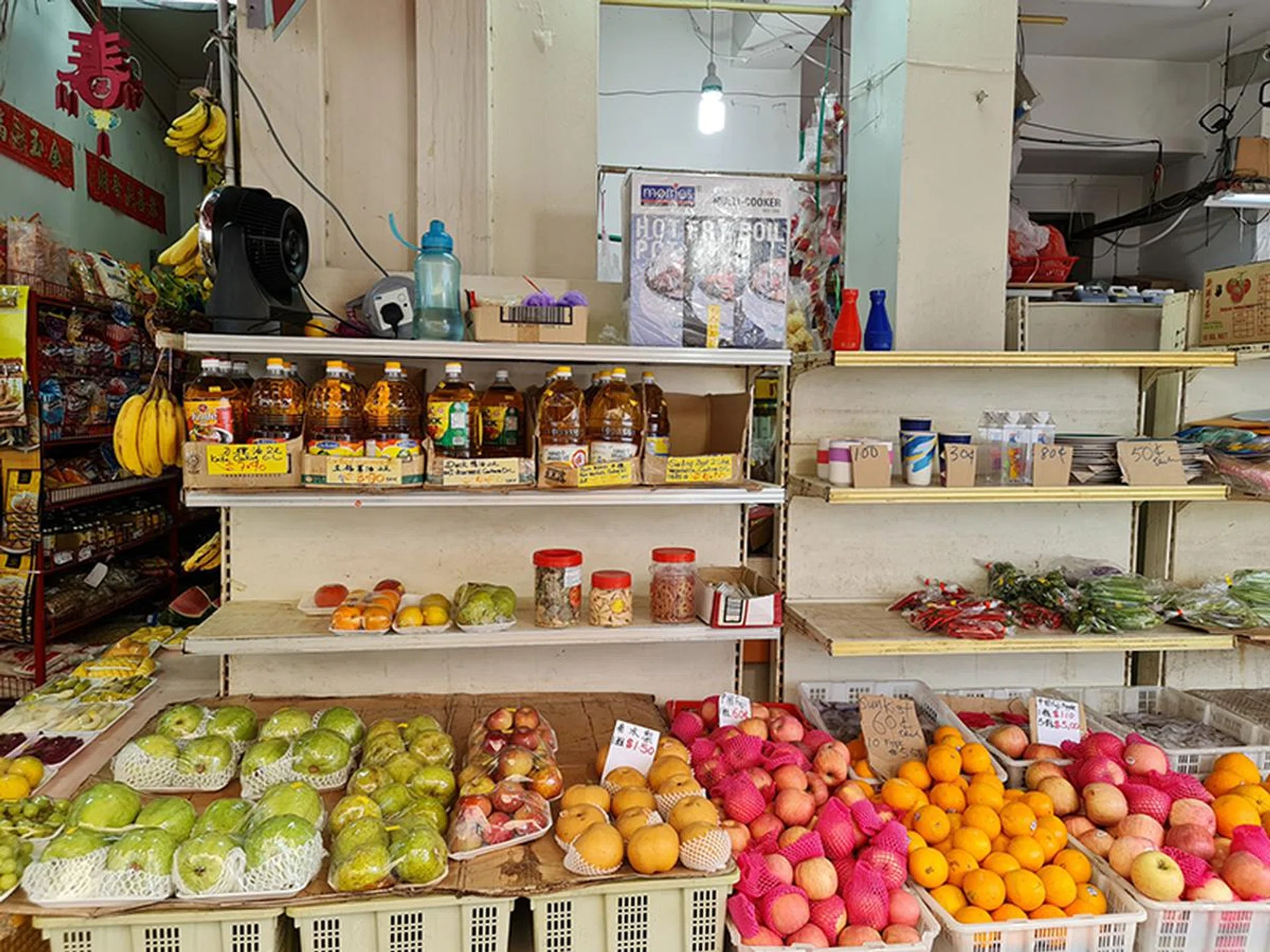 12MP Wide-Angle Camera (main), no zoom.