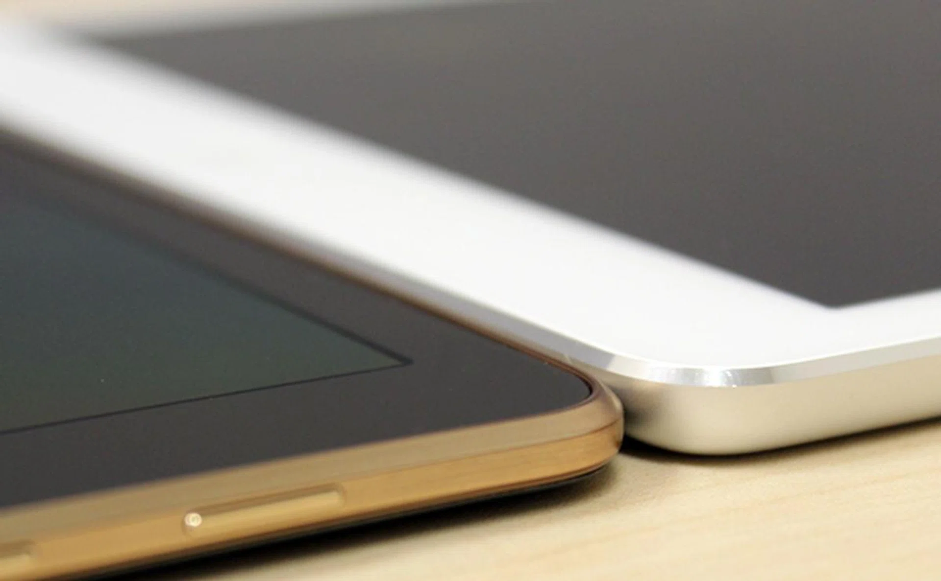 What can be thinner than the 7.5mm Apple iPad Air? The 6.6mm Samsung Galaxy Tab S (10.5)! 