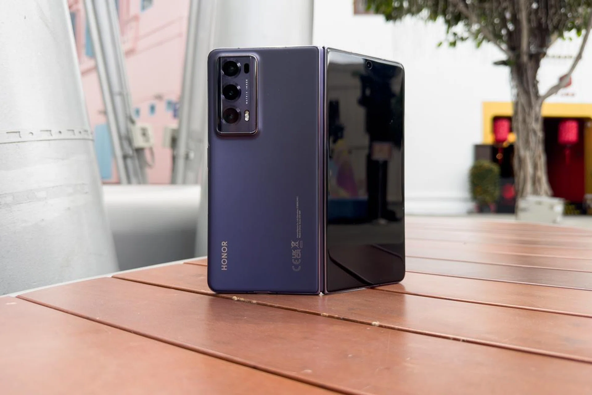 Honor Magic V2.