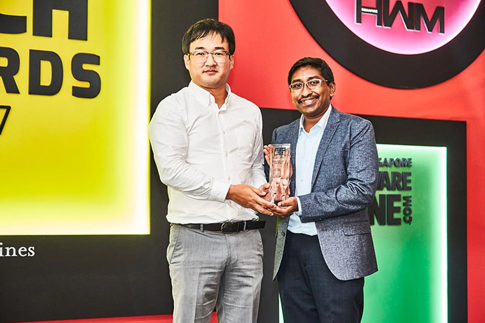 This year's Editor's Choice award for Best Inkjet AIO Printer goes to the HP OfficeJet Pro 8730. The company's Spectre X360 is also the Editor's Choice winner for Best 2-in-1 Notebook. Mr. Park Sang Hoon	, HP Inc.’s country manager for print, is present to accept the awards.