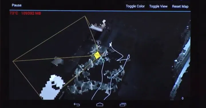 Lee pointing the tablet around to map the Google I/O stage.