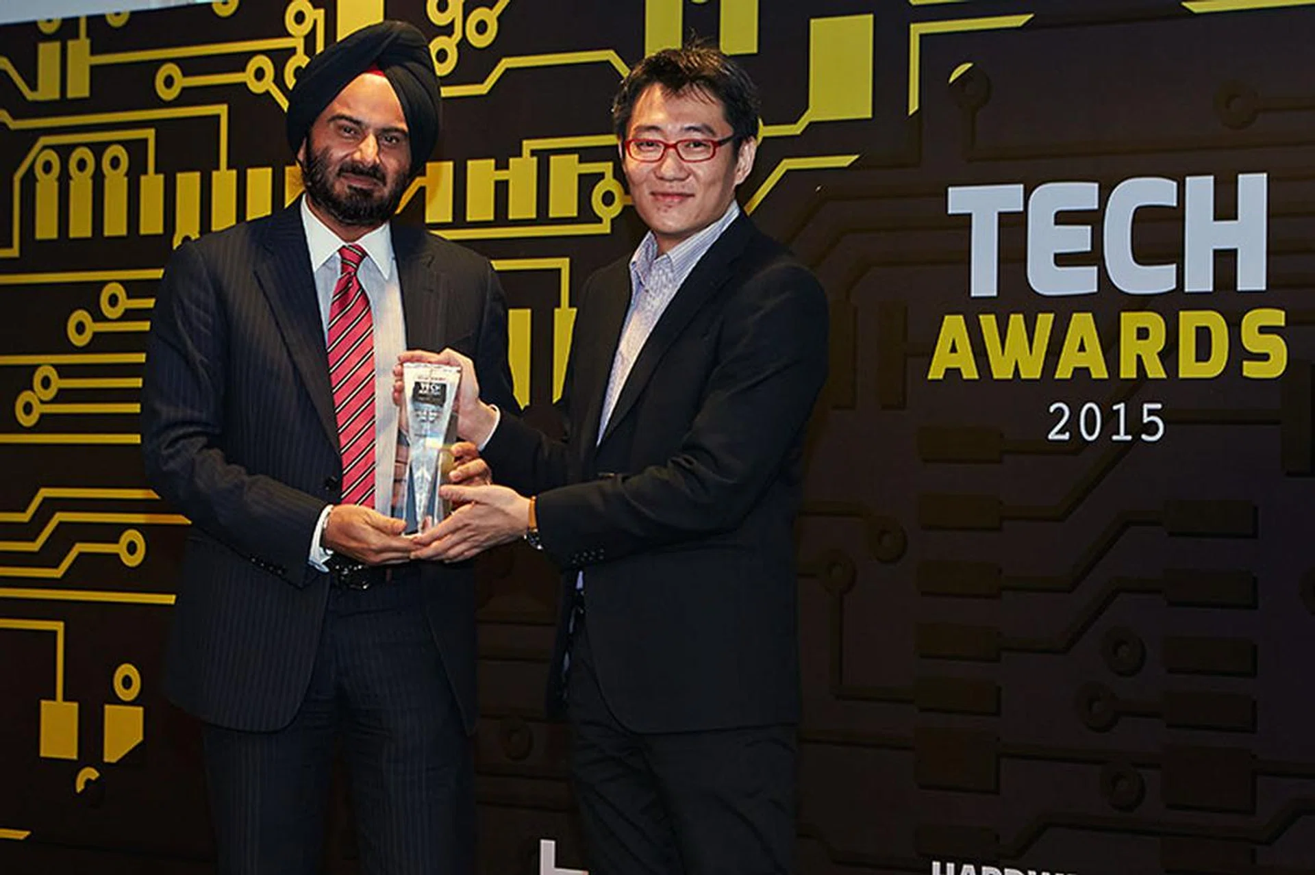 Our readers have voted Dell/Alienware their favorite gaming notebook brand. Receiving the award on behalf of the company is Mr. Harjeet Rekhi, General Manager, Client Solutions, Dell South Asia.