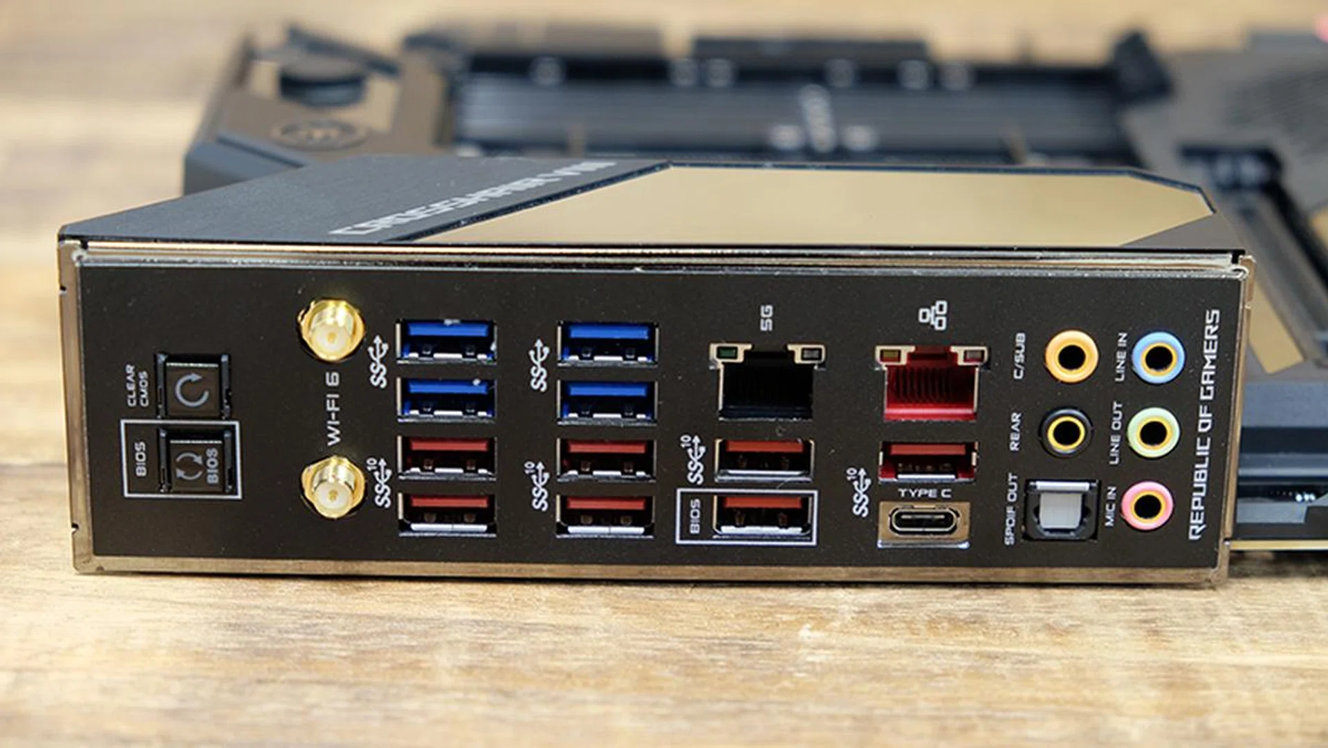 ASUS ROG Crosshair VIII Formula