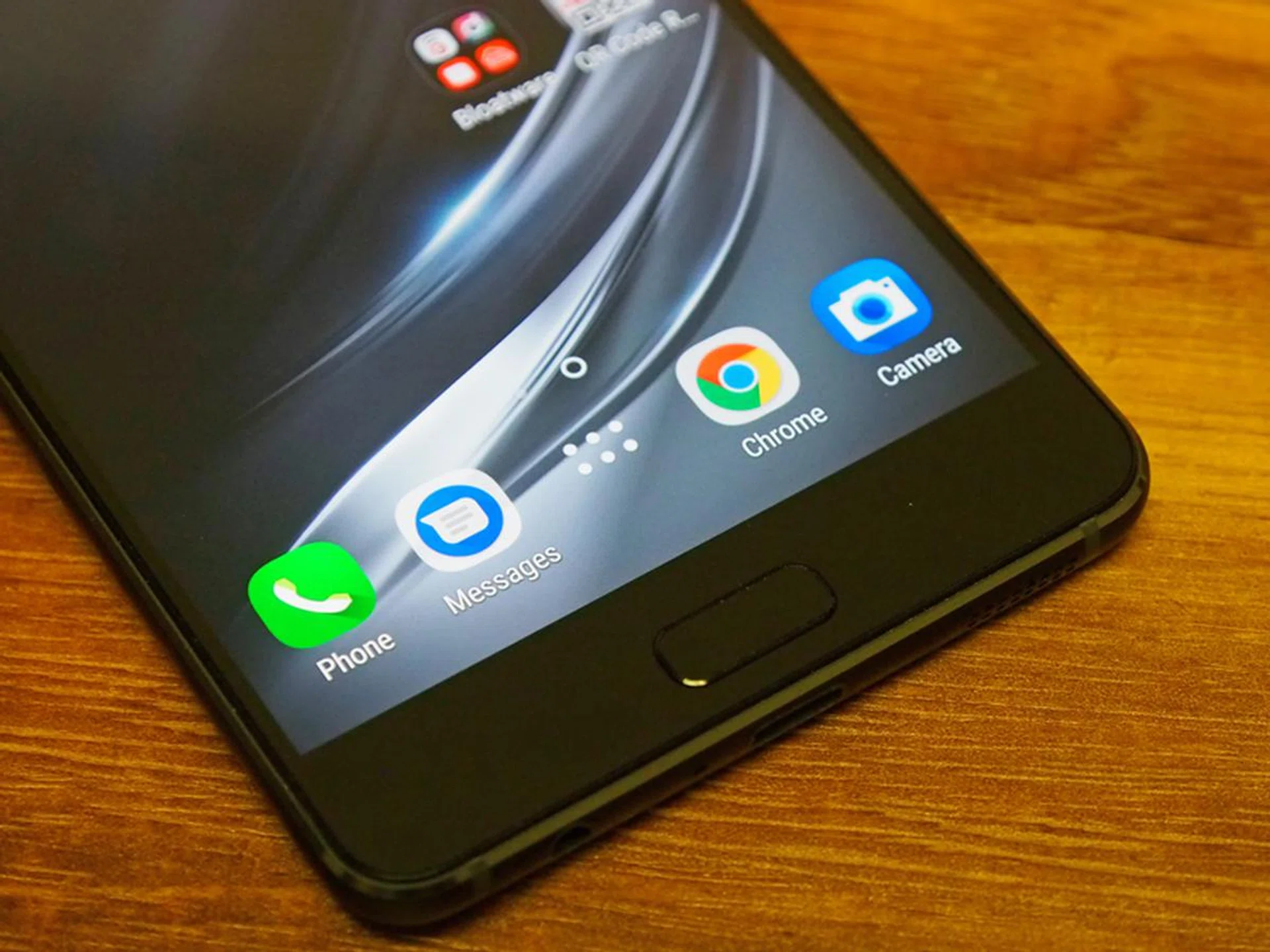 Nothing wrong with a raised Home button, but its feel doesn't really inspire confidence and build quality. In fact, it felt as though the button was taken from an entry-level device and tacked on the ZenFone AR.