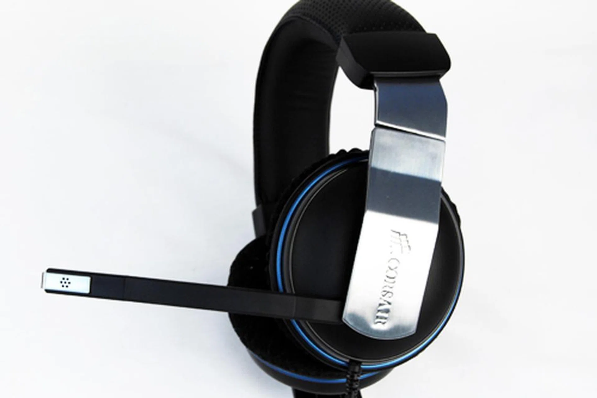 The Corsair Vengeance 1500 is a USB gaming headset that comes with an attached microphone.