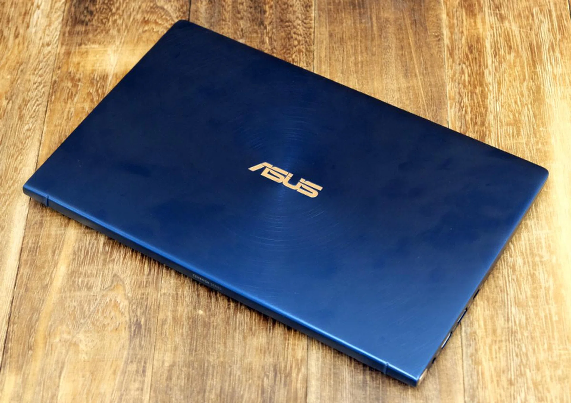 The ZenBook 14 is compact and comes in two colors: Icicle Silver and Royal Blue.
