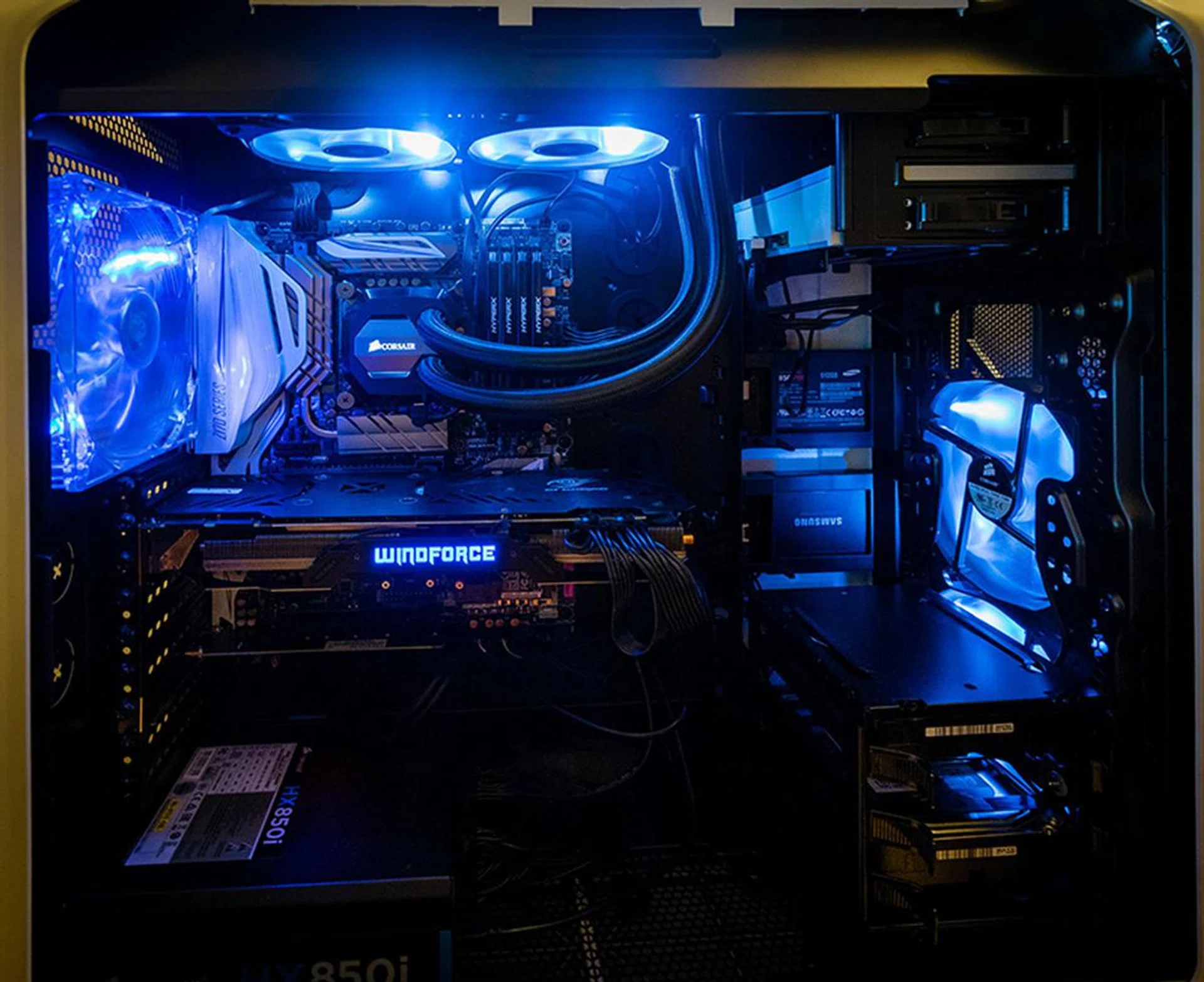 You can't see it from here, but that's actually a Corsair Graphite 780T case in white. It's matched with an ASUS Z170 Deluxe motherboard with white heatsinks, a Gigabyte GeForce GTX 980 Ti WindForce card, and 256GB and 512GB Samsung 850 Pro SSDs. (Image Source: papawayne)