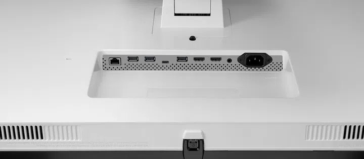 LG smart monitor 43SQ700S.